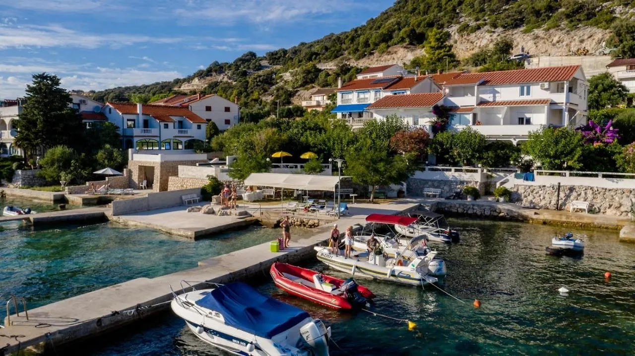 Beachfront Apartment With 1 Bedroom And Terrace Supetarska Draga